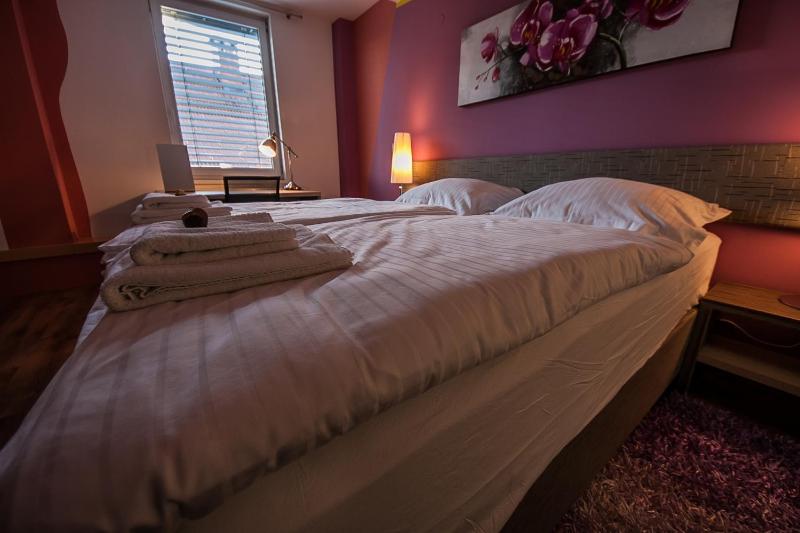 OH Apartments & Rooms - image 12