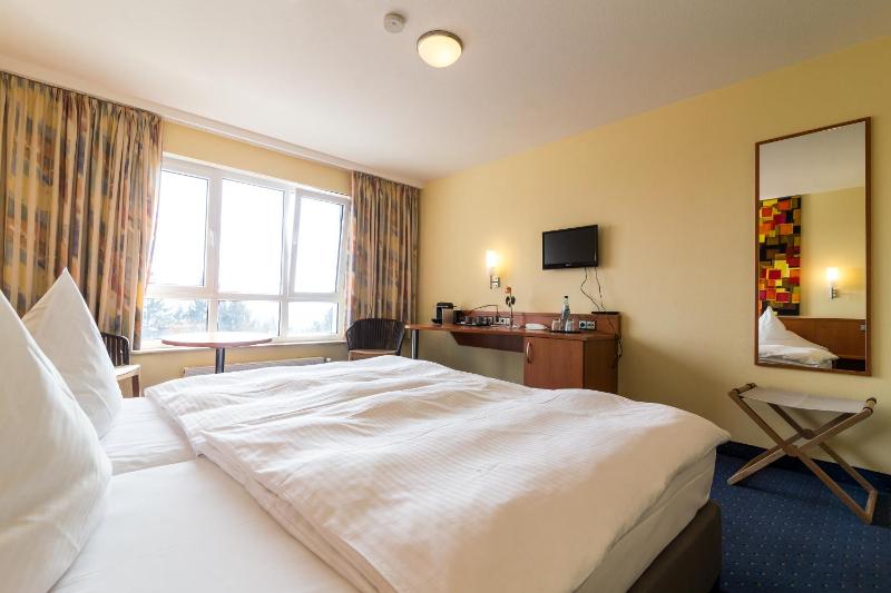 Comfort Triple Room image 2