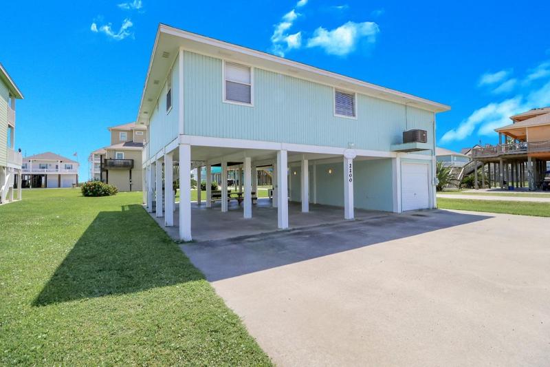 Three-Bedroom House image 2