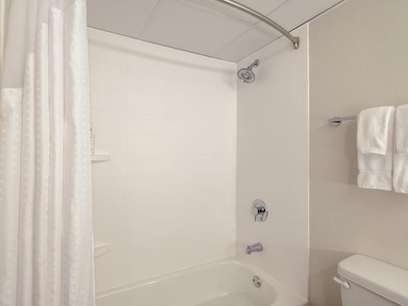Standard Room image 4