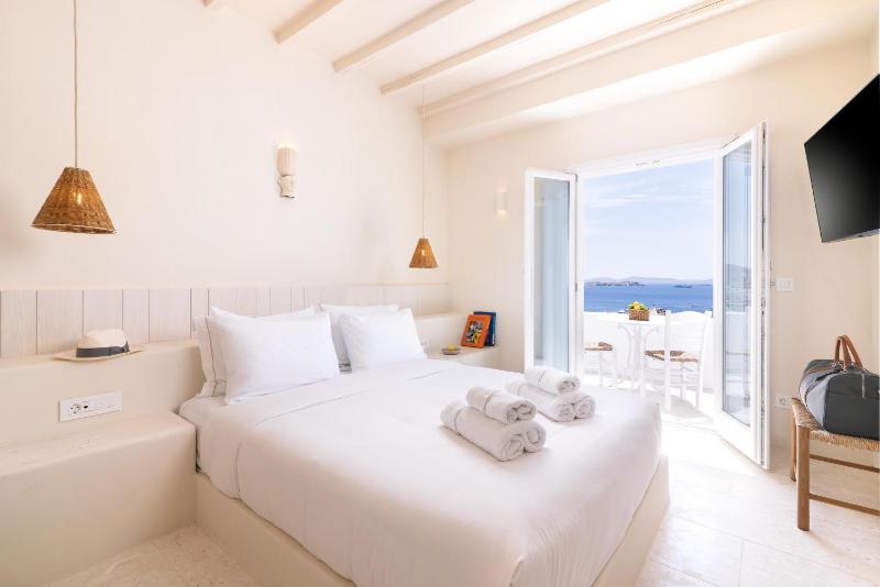 Deluxe Double Sea View Room image 1