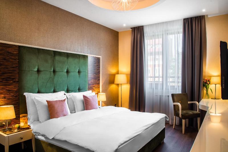 Superior Double Room image 3