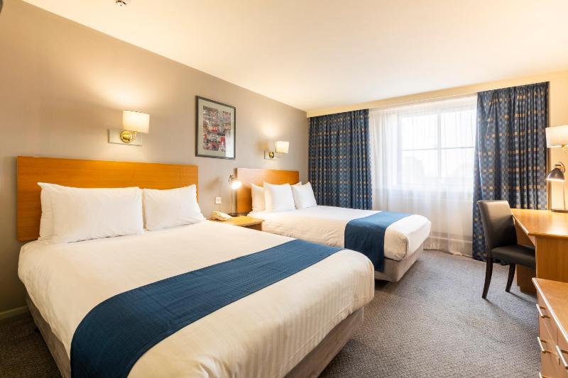 Standard Room image 4