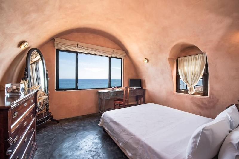 Ramni House: Private Villa with pool by the Sea - image 11