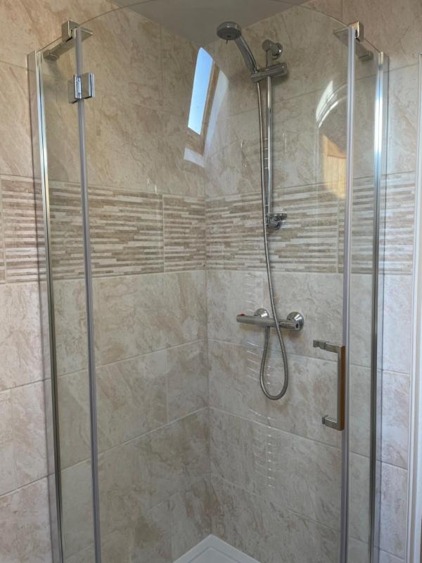 Comfort Triple Room with Shower image 2