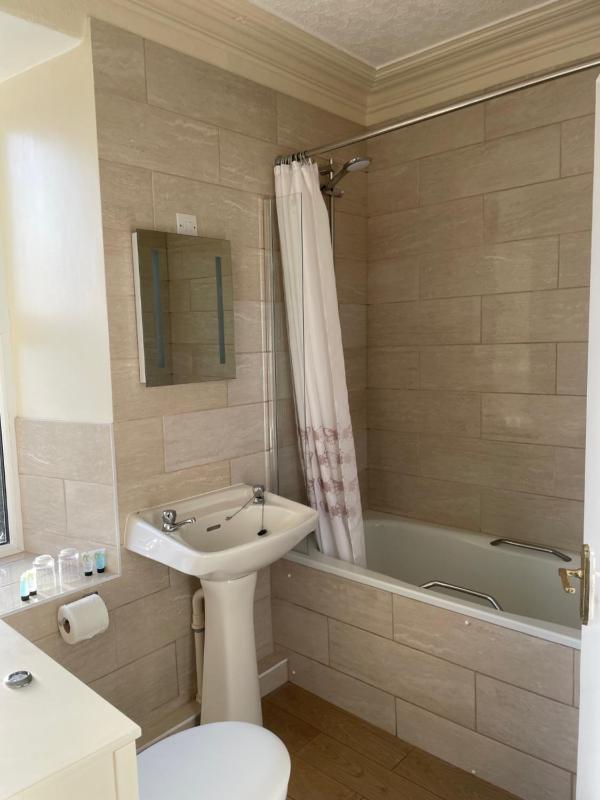 Double Room image 4