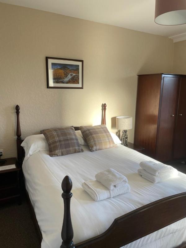 Double Room image 3