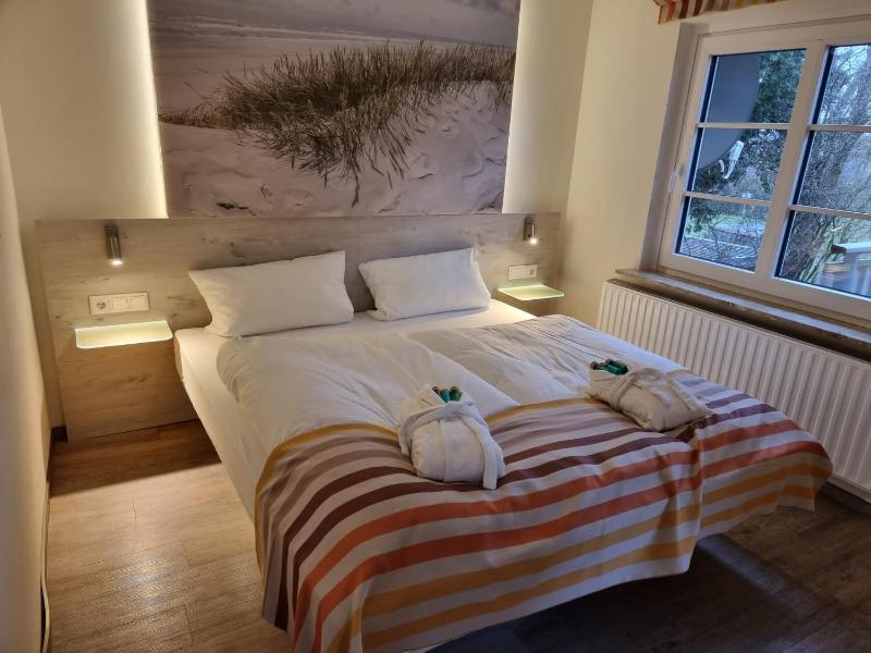 Double Room with Balcony image 1