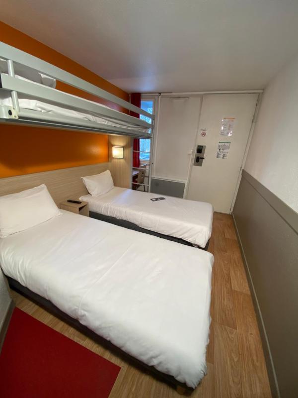 Triple Room image 3
