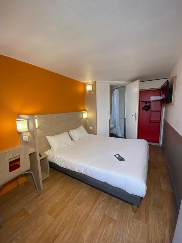 Double Room with 1 Double Bed image 4
