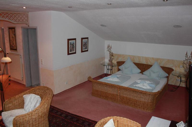 Deluxe Double Room image 3