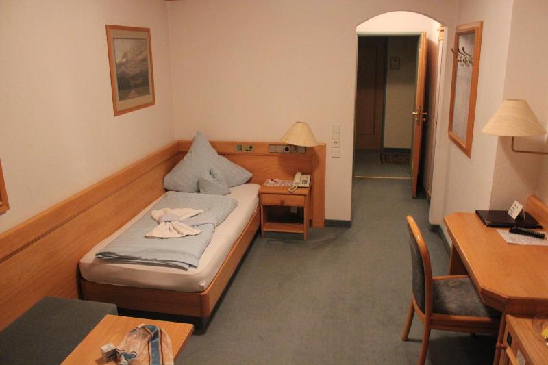 Single Room with Balcony image 4