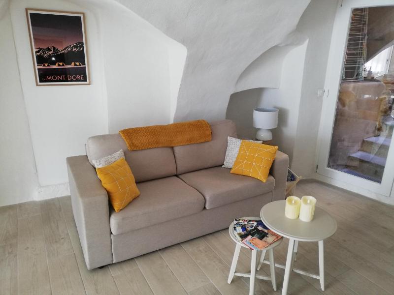 One-Bedroom Apartment image 1