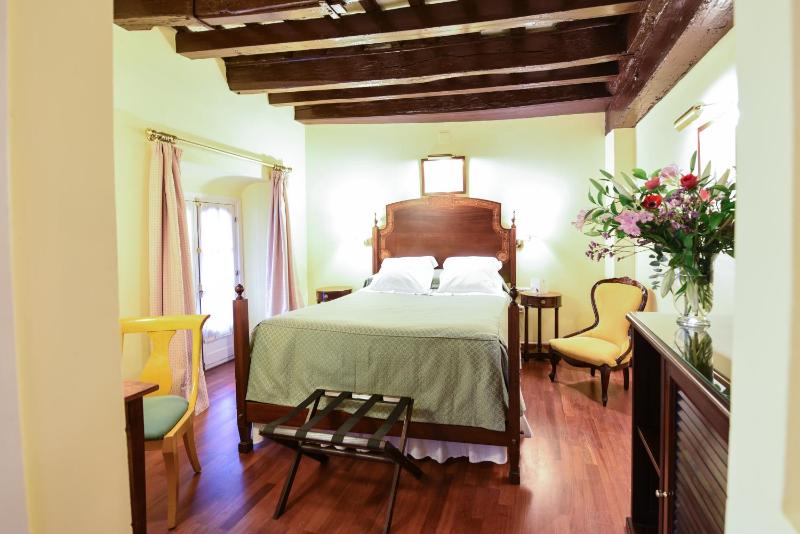 Single Room image 2