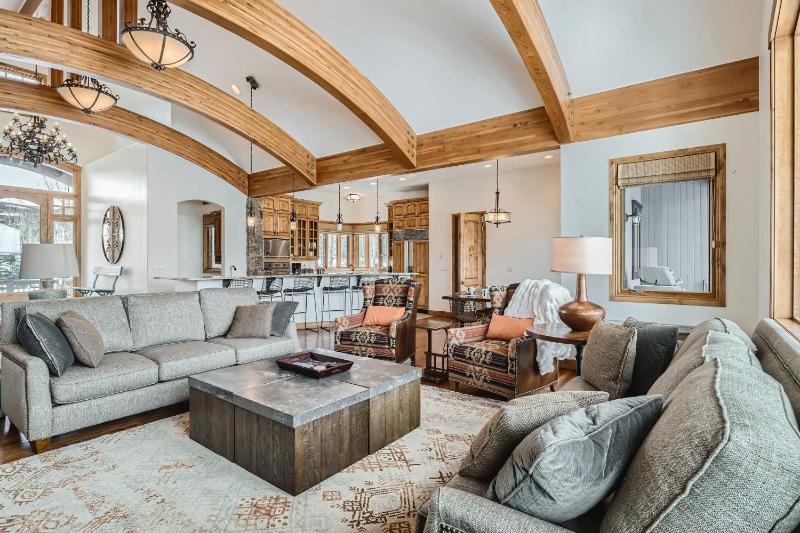 NEW LISTING! Après & Fairway Retreat home - image 31