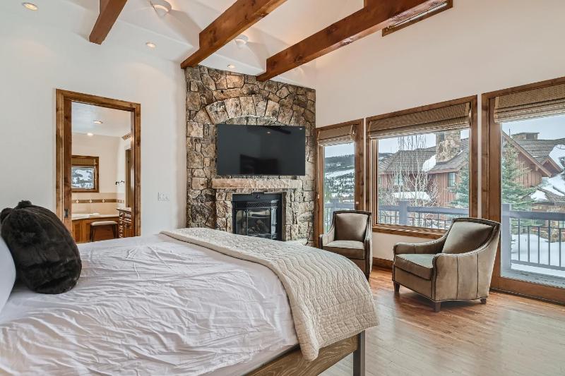 NEW LISTING! Après & Fairway Retreat home - image 30