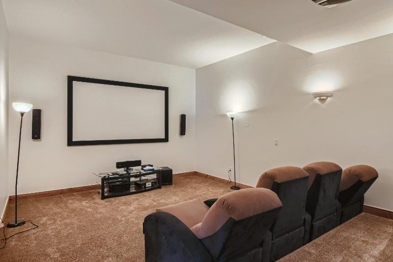 NEW LISTING! Après & Fairway Retreat home - image 37