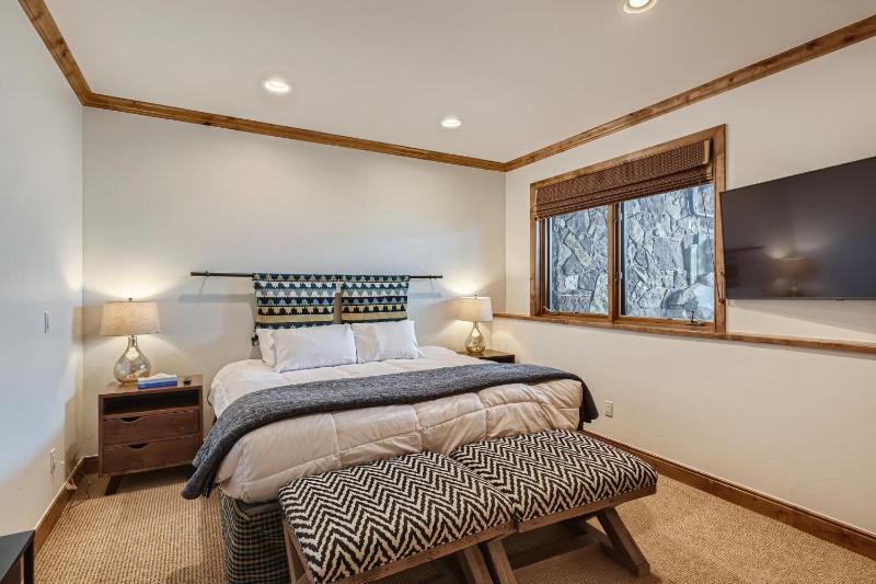 NEW LISTING! Après & Fairway Retreat home - image 47