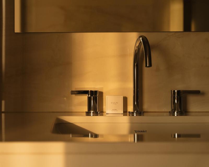 Junior Suite image 2