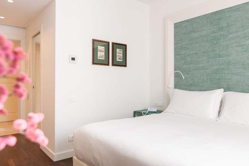 Superior Double Room image 2