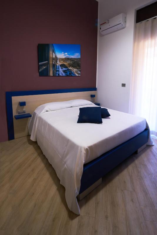 Standard Double Room image 2