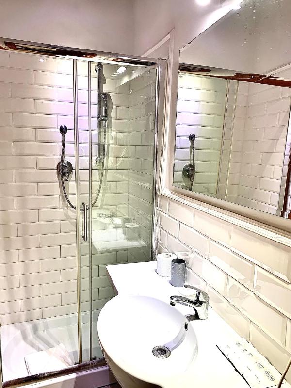 Triple Room image 3