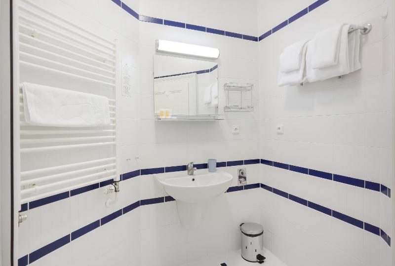 Studio Apartment image 3