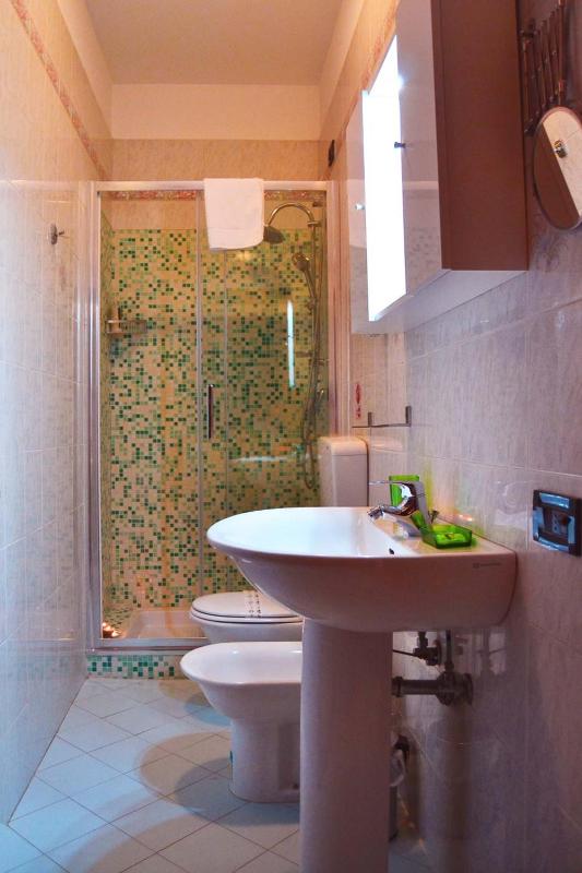 Triple Room with Private Bathroom image 2