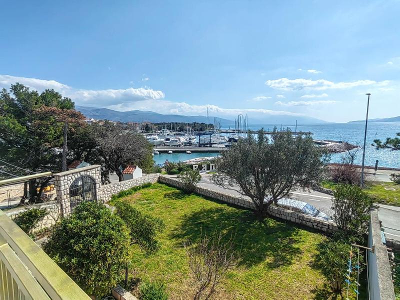Apartment with Sea View image 2