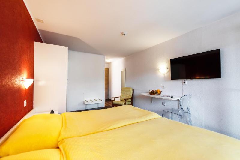 Superior Double Room image 4