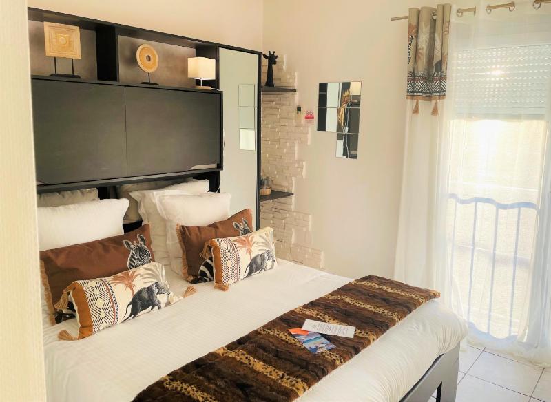 Double Room image 2