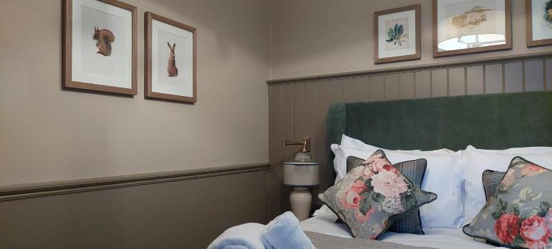 Double or Twin Room image 3