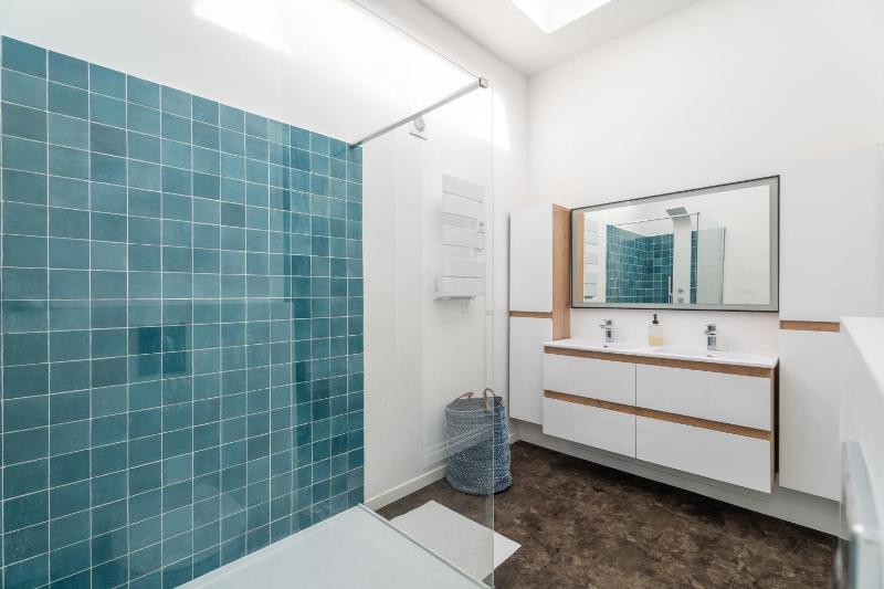 Large bright duplex in Bordeaux - image 6