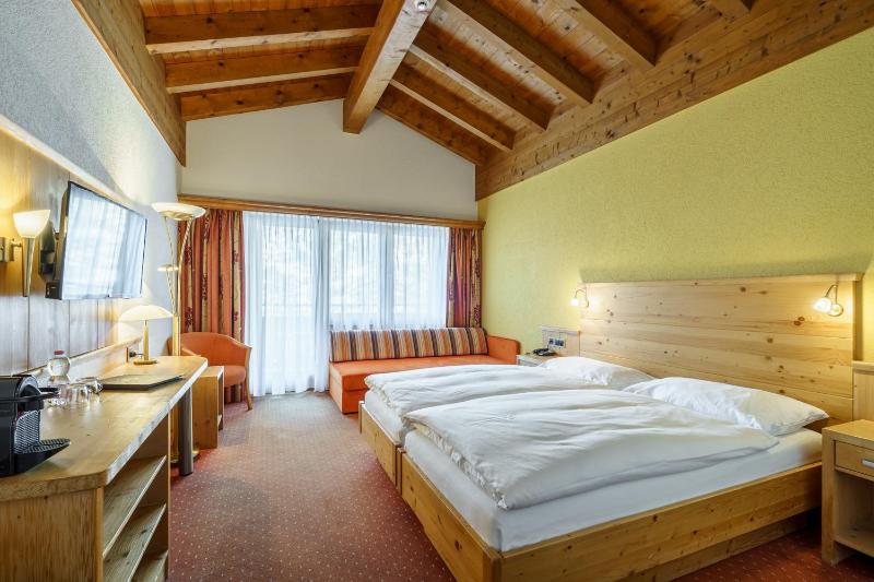 Deluxe Double Room with Matterhorn View and Balcony or Ground Floor Terrace image 3