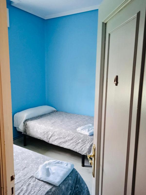 Single Room with Garden View image 4