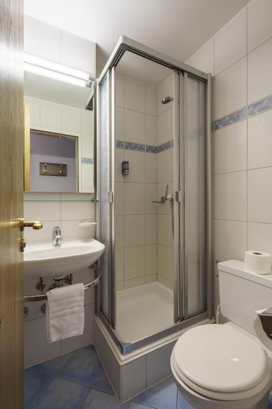 Standard Single Room image 2