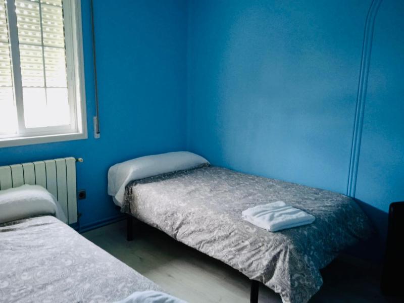 Single Room with Garden View image 3