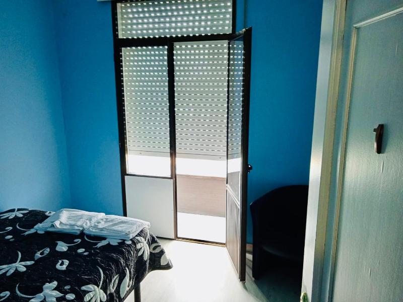 Double or Twin Room with Sea View image 4