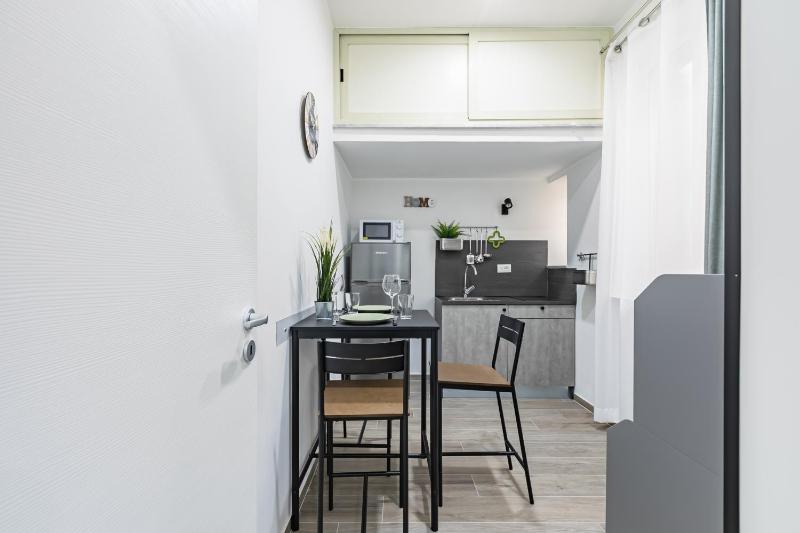 GuestHost - La Casa di Martina - Palermo Central Apartments - image 7