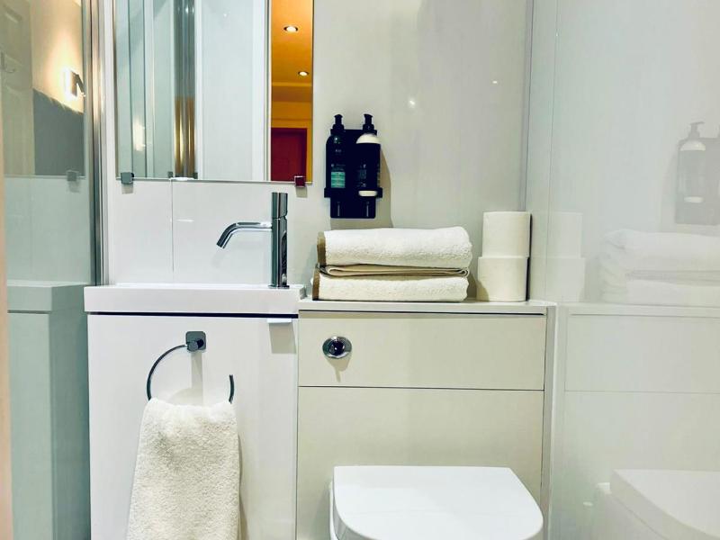 Studio Apartment image 2