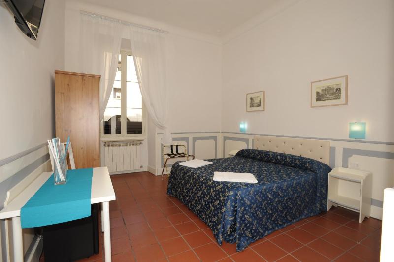 Double Room image 1