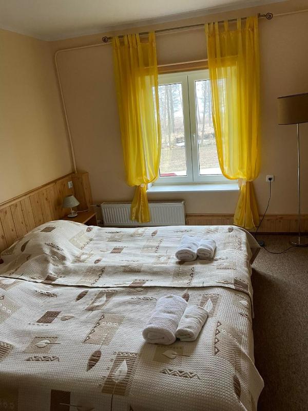Double Room image 3
