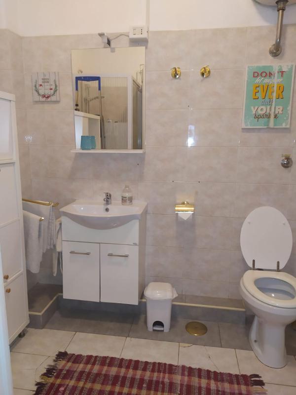 Large Double or Twin Room image 3
