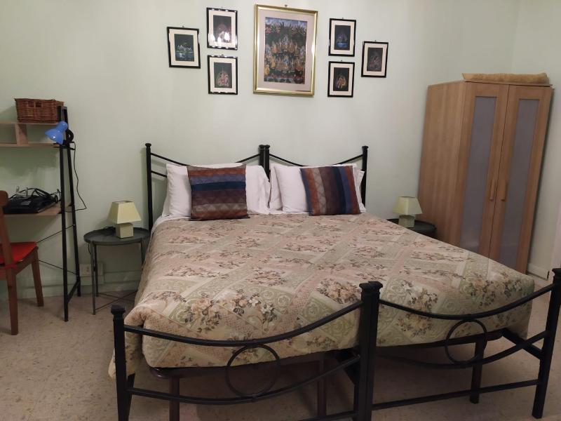 Large Double or Twin Room image 1