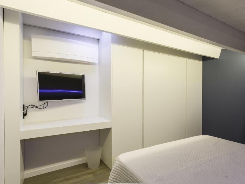 Superior Quadruple Room image 4