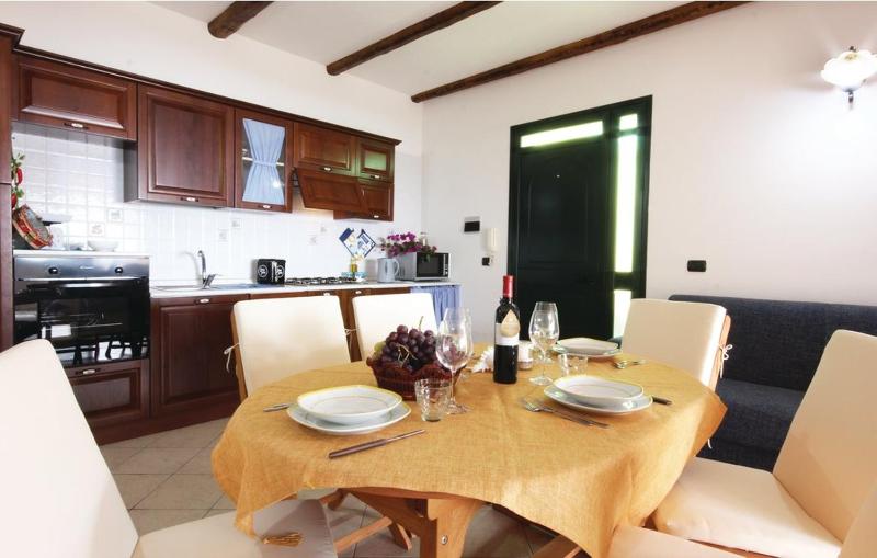 Three-Bedroom House image 2