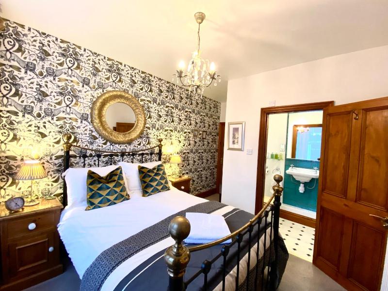 Elm Tree Lodge - image 46