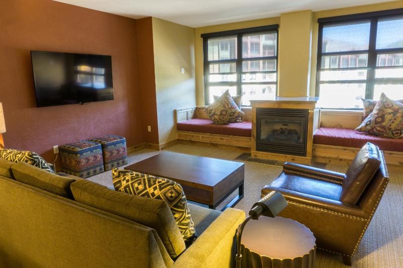 One-Bedroom Apartment image 1