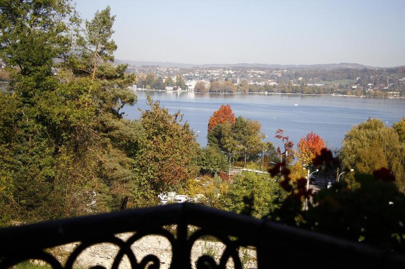 Superior Double Room with Balcony and Lake View image 3