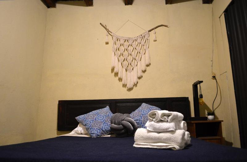 Ave del Paraiso Guest House - image 5